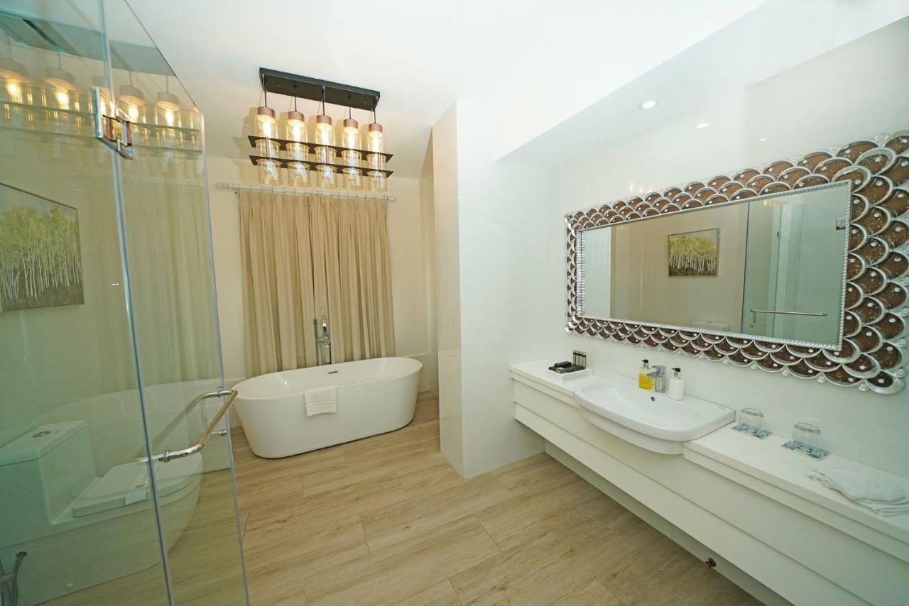 Hotel Carlito Tagaytay Tagaytay City Ngoại thất bức ảnh